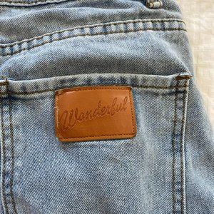 womans wonderful jeans